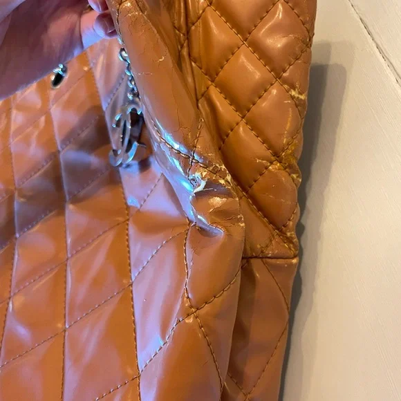 CHANEL North South in The Business Tote - Picture 4 of 16